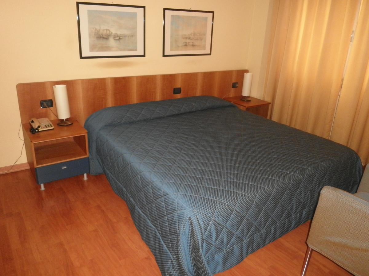 Hotel Selide Десио Екстериор снимка