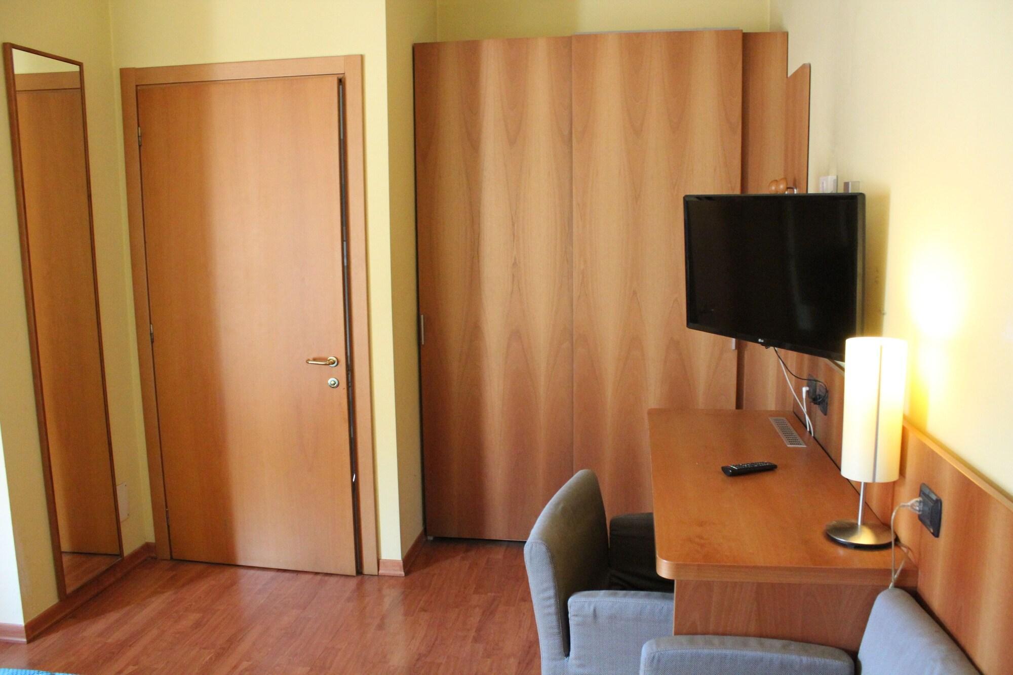 Hotel Selide Десио Екстериор снимка